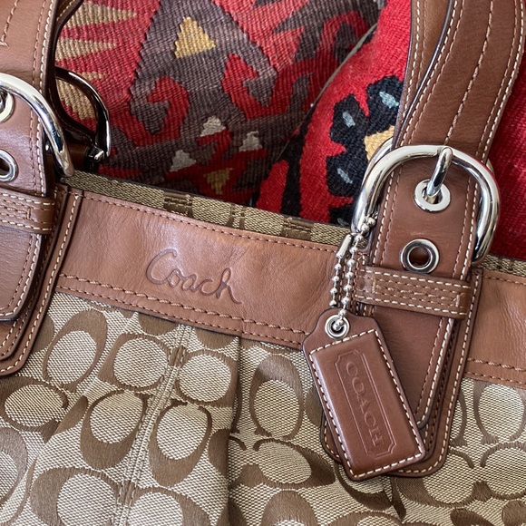 Coach Signature Satchel - Picture 2 of 14